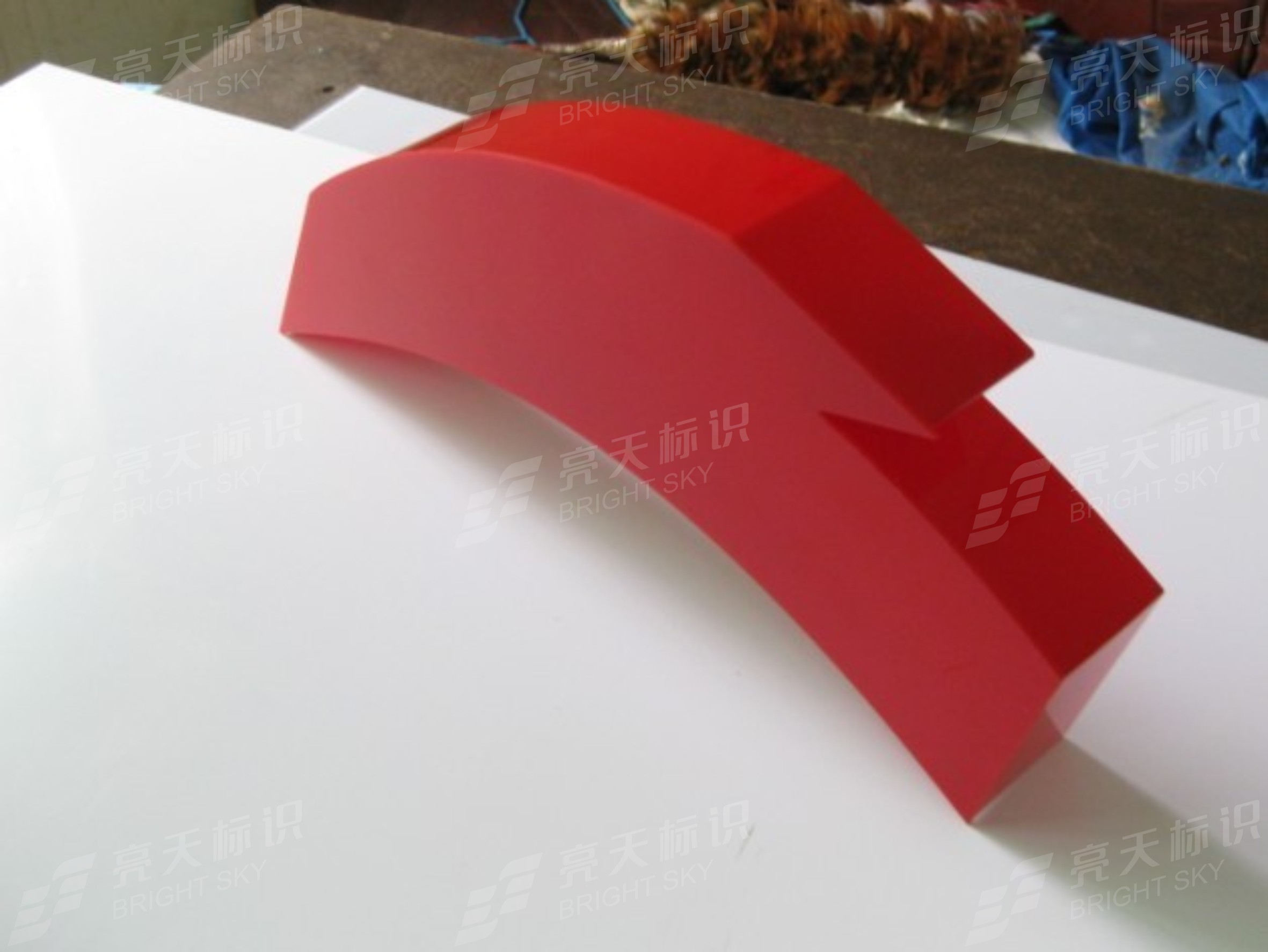 紅色亞克力通體發光字